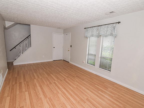 5th image of 4247 Briarwood Dr APT 2