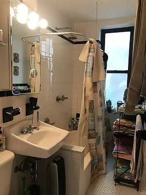 Rented by Metropolis Real Estate of Manhattan | media 32