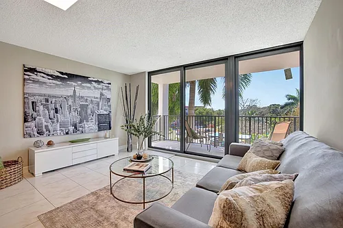 1101 River Reach Dr Photo 1