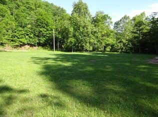 630 Round Knob Rd, Spencer, WV 25276