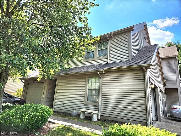 2nd image of 209 S Aspen Ct Unit 5
