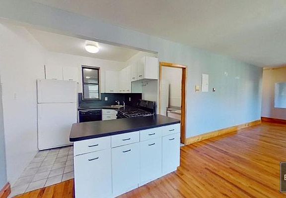 5th image of 279 Pleasant Ave APT 3N