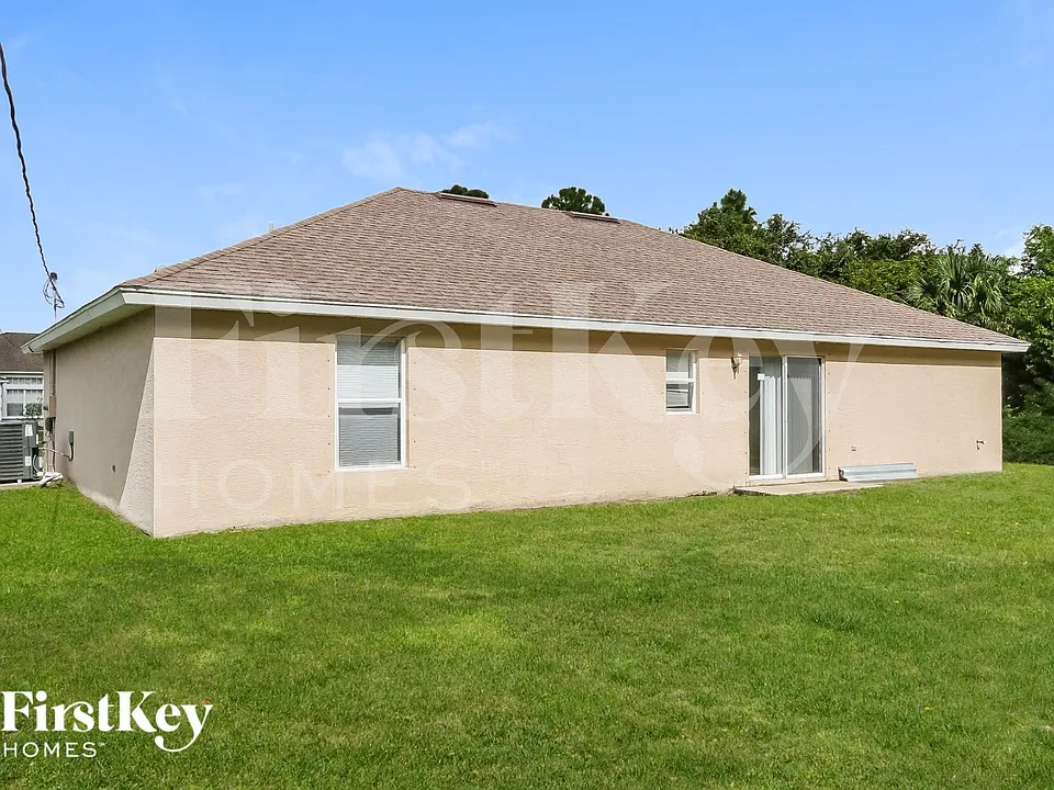 1062 SW Longfellow Rd