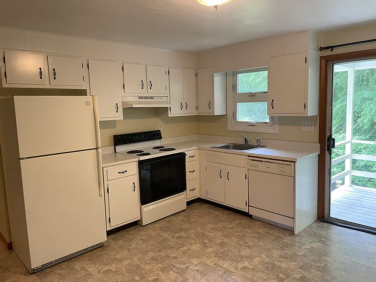 128 School St #1 — Photo 1