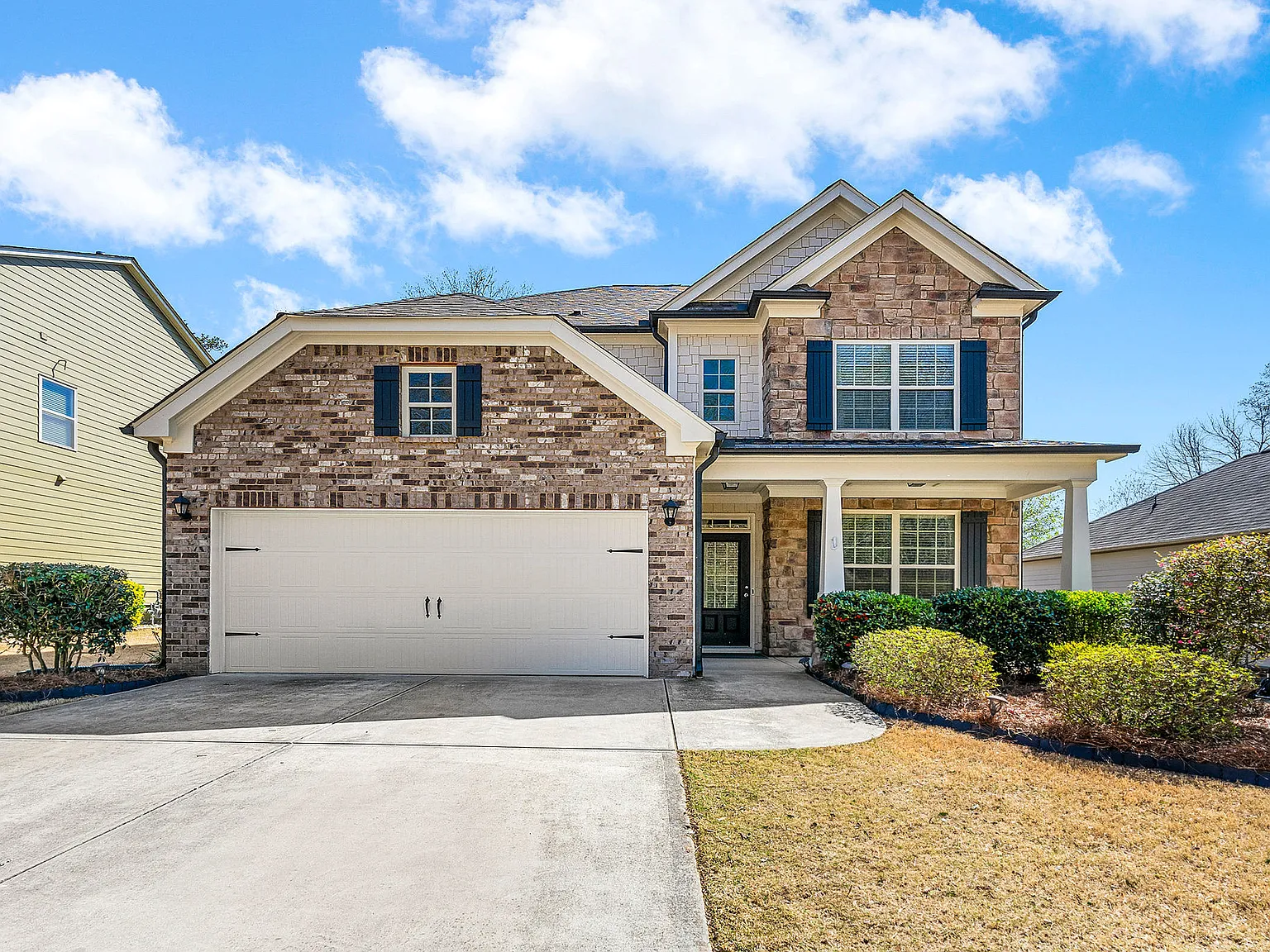 4 bed, 2692 sqft, $2,950 — Photo 1