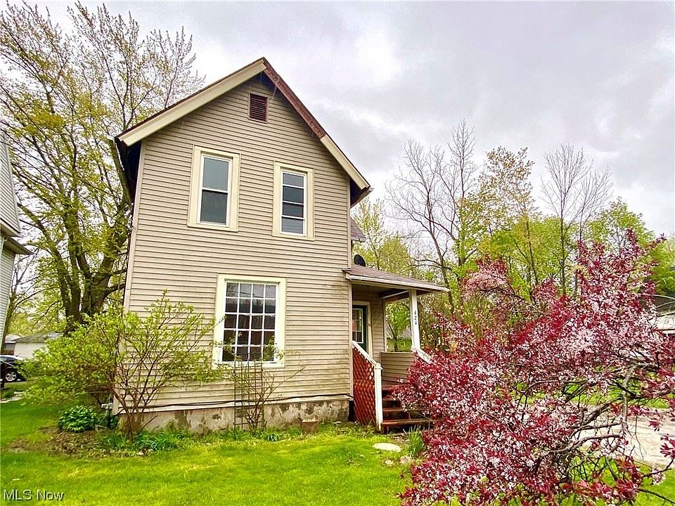 1st image of 424 W 38th St