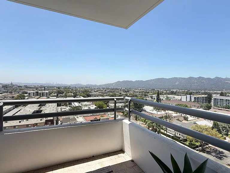 345 Pioneer Dr #1202 — Photo 23