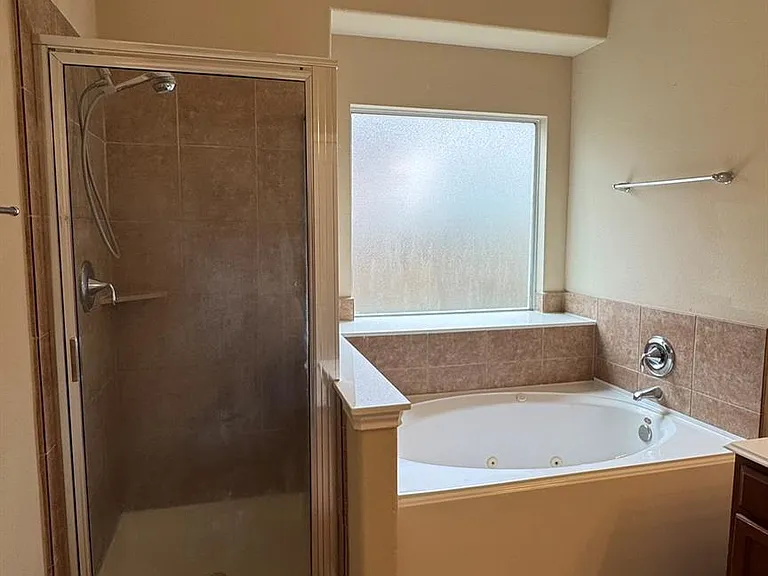 10006 Kendahlwood Ln — Photo 13
