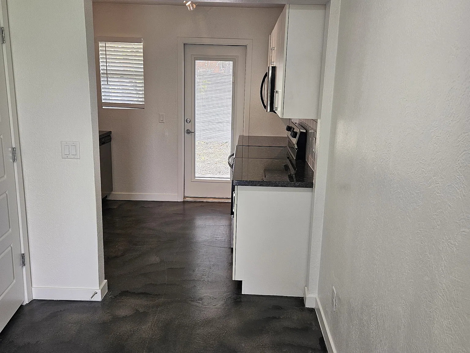 2 bed, 875 sqft, $1,625 — Photo 4