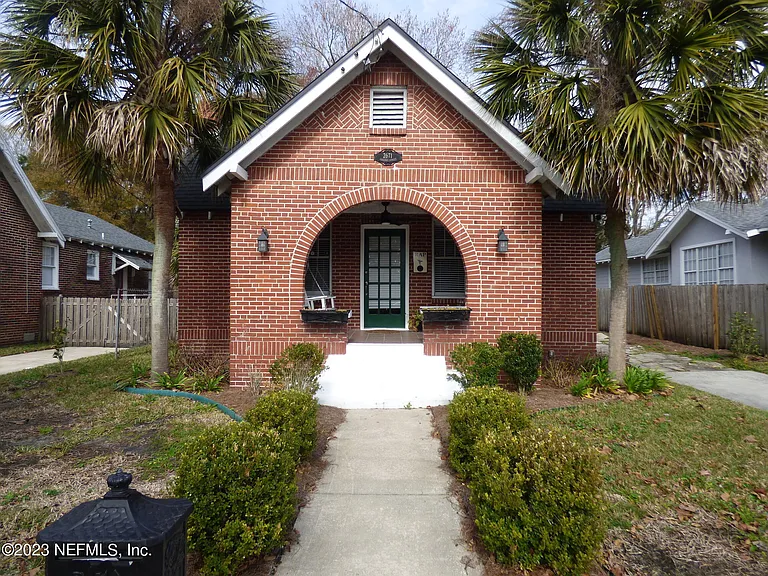 2671 College St — Photo 1