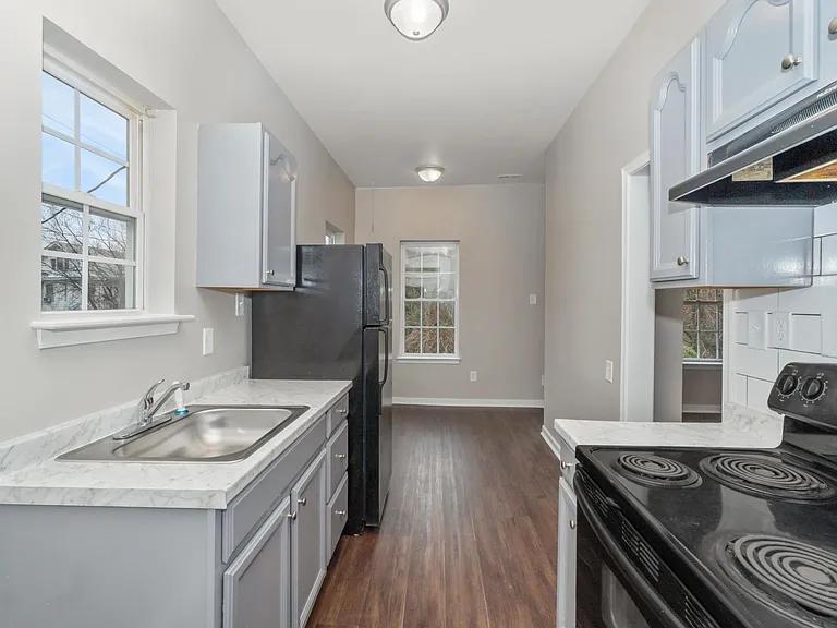 2413 Lamb Ave #4 — Photo 9
