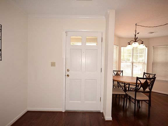 4th image of 1225 Overton Dr