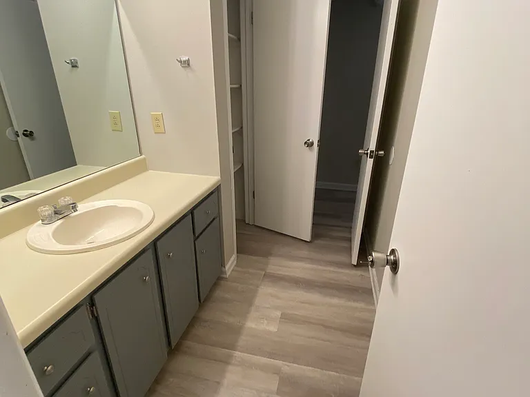 105 Maid Marian Ct — Photo 19