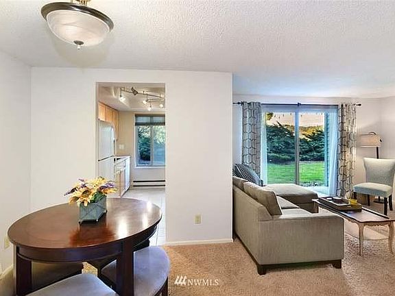 4th image of 4737 W Lake Sammamish Pkwy SE APT A106