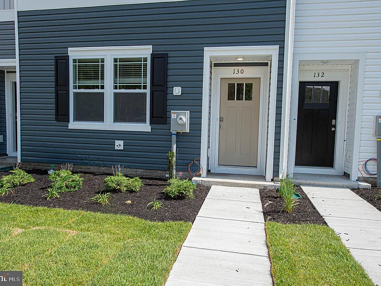 130 Willowtree Ln — Photo 5