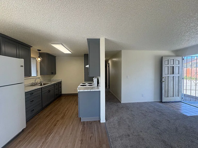 2729 California St #1-3 — Photo 6
