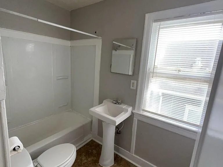 1552 Lombardy St #4 — Photo 9