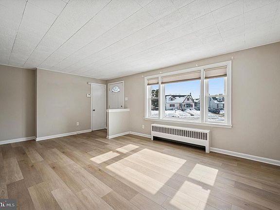 4th image of 513 Stewart Rd