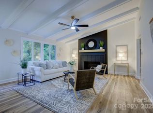 1033 Dooley Dr, Charlotte, NC 28227