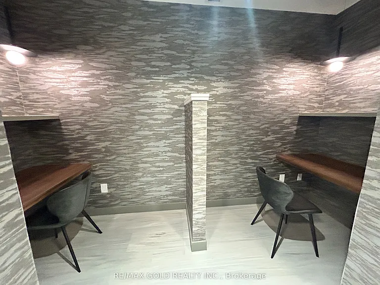 5105 Hurontario St #809 — Photo 36