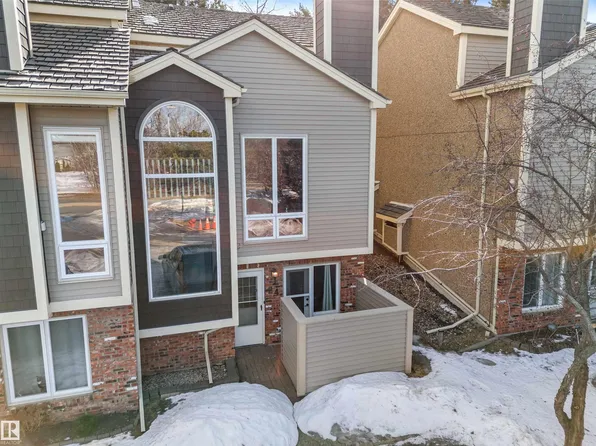 1440 Sherwood Dr #24, Strathcona County, AB T8A 4W3