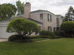 3748 Dauphine Ave, Northbrook, IL 60062