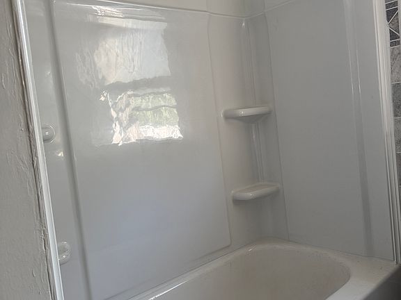 5th image of 223 William St