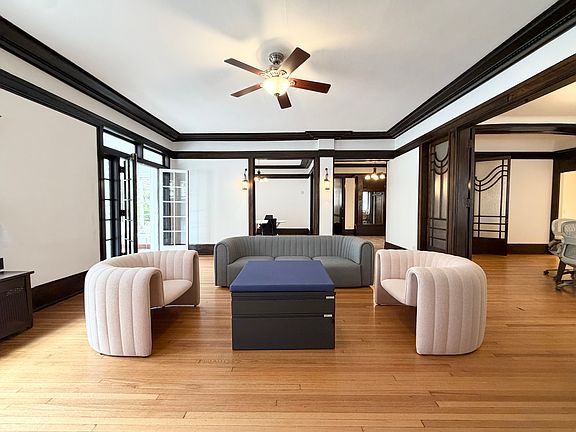 2nd image of 415 W Surf St #1A