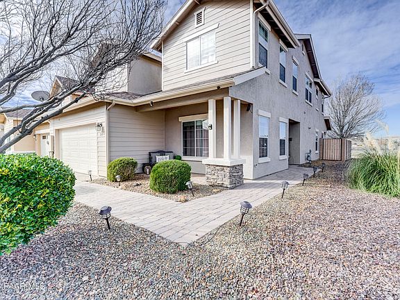 3rd image of 714 N Casa Bella Ave