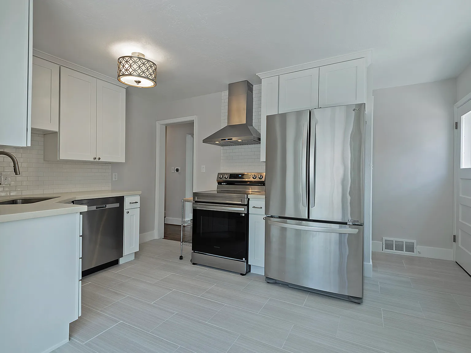4 bed, 1688 sqft, $3,500 — Photo 1