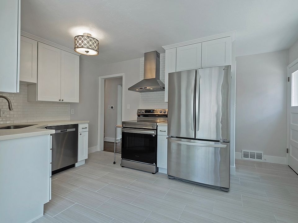 1st image of 2538 E Wilmington Ave