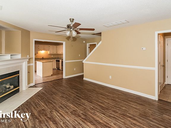3rd image of 1623 Sarah Ann Dr W