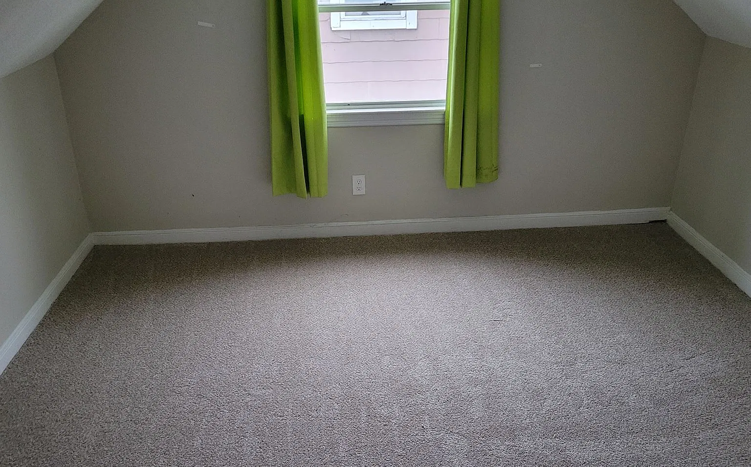 4 bed, 1266 sqft, $2,150 — Photo 3
