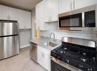 7007 N Ridge Blvd #2E, Chicago, IL 60645