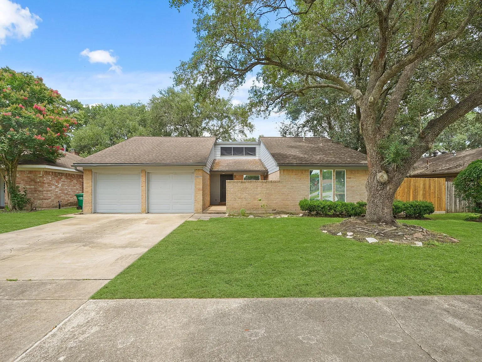 3 bed, 2.0 bath, 1573 sqft, $1,950 — Photo 1