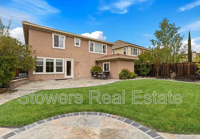 2512 Piccadilly Cir — Photo 43