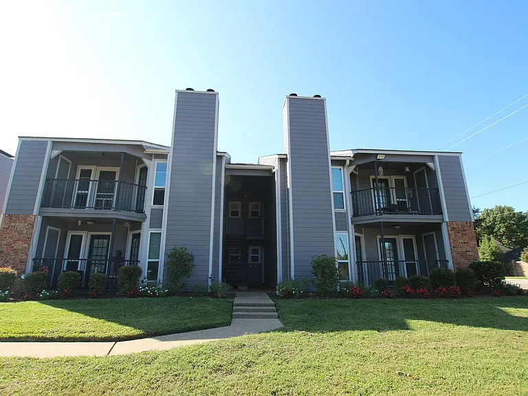 Heritage West Apartments — Photo 23
