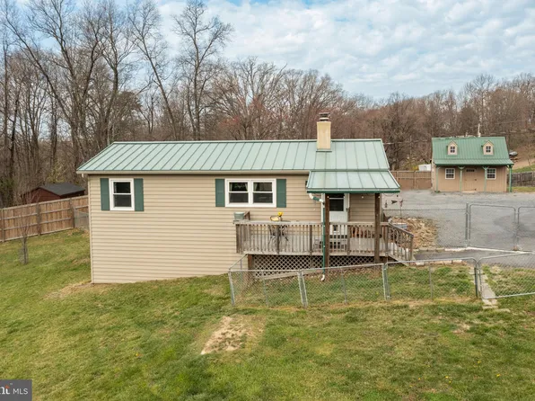 411 Mountain Lake Dr, Front Royal, VA 22630