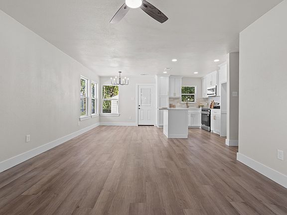3rd image of 5908 Locke Ave