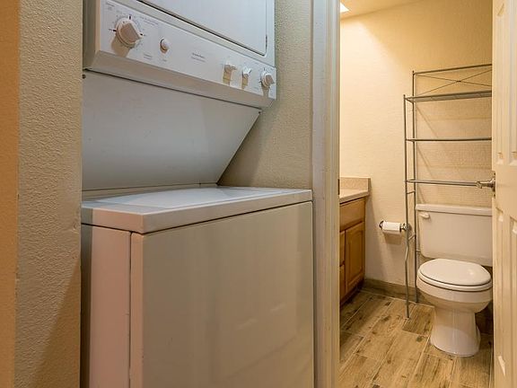 Washer & Dryer In Unit