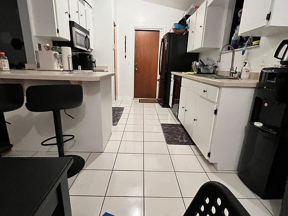 4th image of 1135 Southwinds Dr