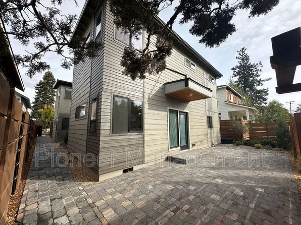 446 NE Burnside Ave Unit 1, Bend, OR 97701