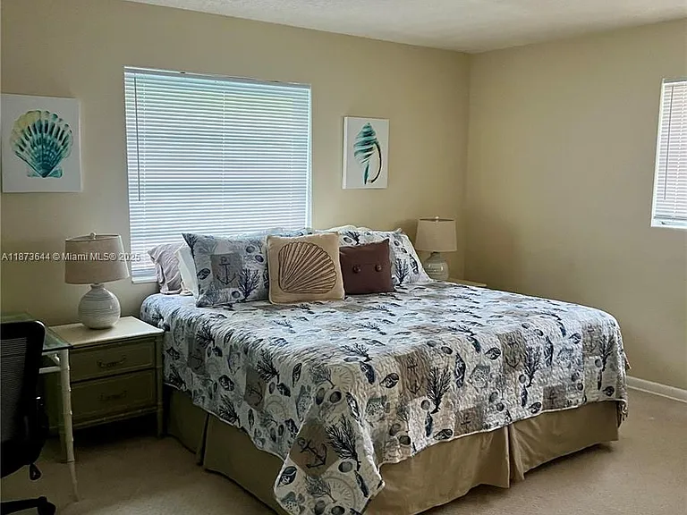 1241 Manor Dr — Photo 8