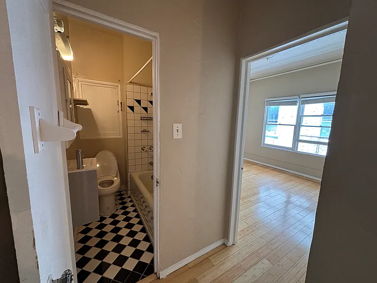 1955 Chestnut St #203 — Photo 5