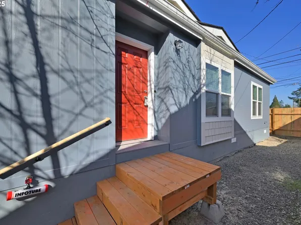 494 Moffit Ln, Springfield, OR 97477