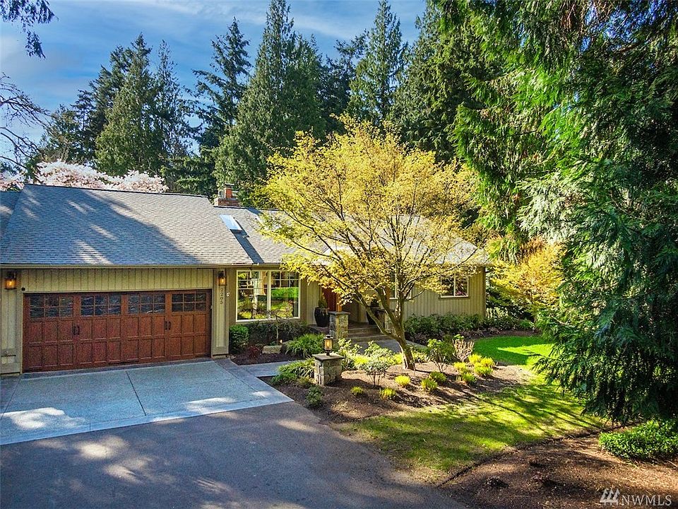 Serenity in Sammamish with lovely grounds and plenty of parking even for an RV!