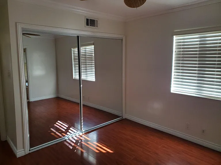 8921 Chimineas Ave — Photo 15