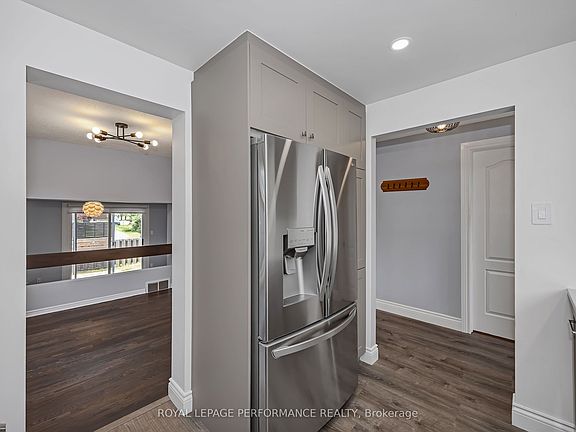 4th image of 1780 Lamoureux Dr #A