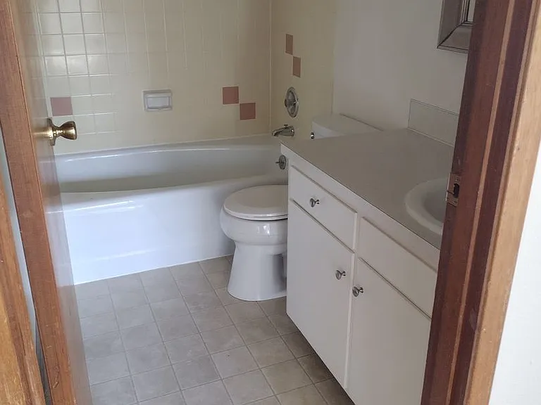 Greentree Apartments — Photo 4