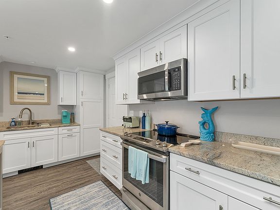 2nd image of 407 Ocean Boulevard #B10